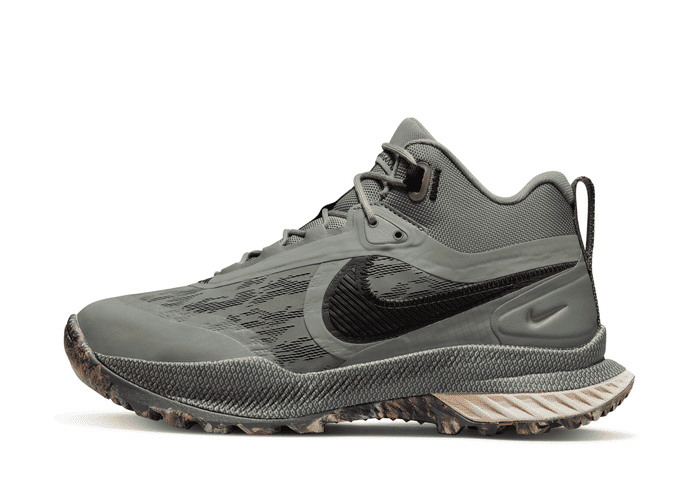 Nike React SFB Carbon Menâs Elite Outdoor Shoes
