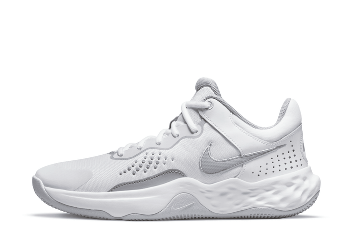 fly by mid nike shoes
