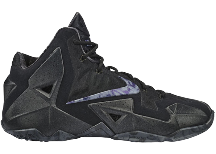 Nike LeBron 11 Blackout