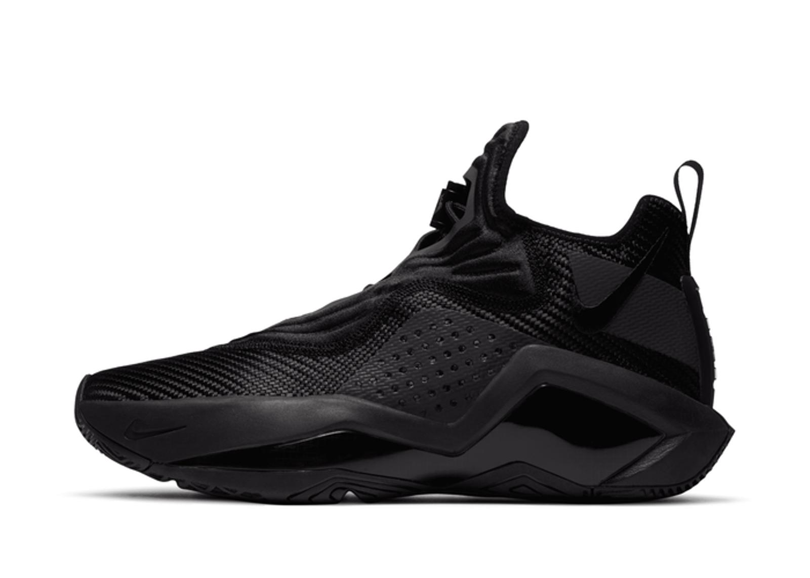 Nike LeBron Soldier 14 Basketball Shoes