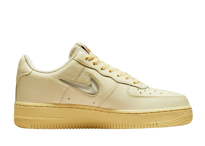 Nike Air Force 1 Low Coconut Milk (W)