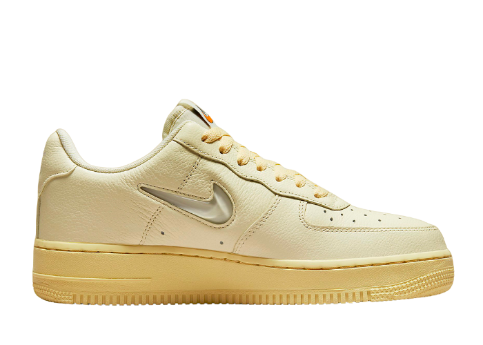 Nike Air Force 1 Low Coconut Milk (W)