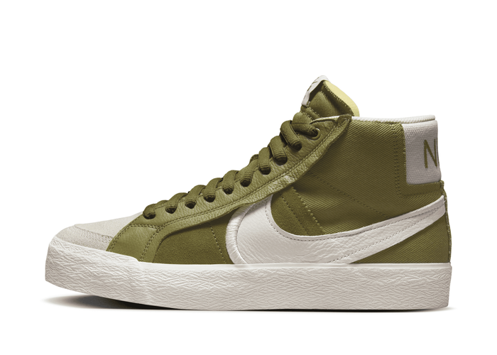 Nike SB Zoom Blazer Mid Premium Plus Skate Shoes