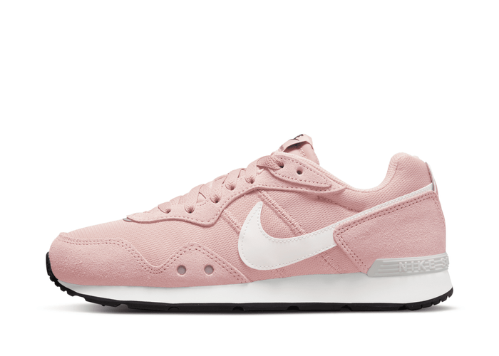Nike Venture Runner Shoes