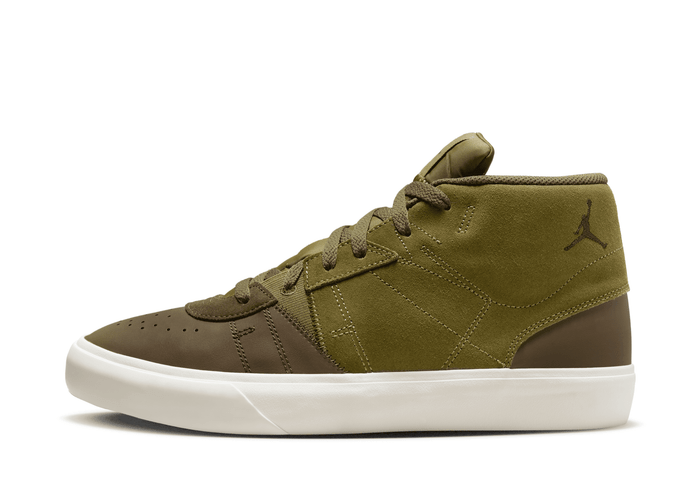 Jordan Series Mid Shoes in Green