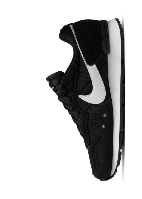 Nike Venture Runner Shoes