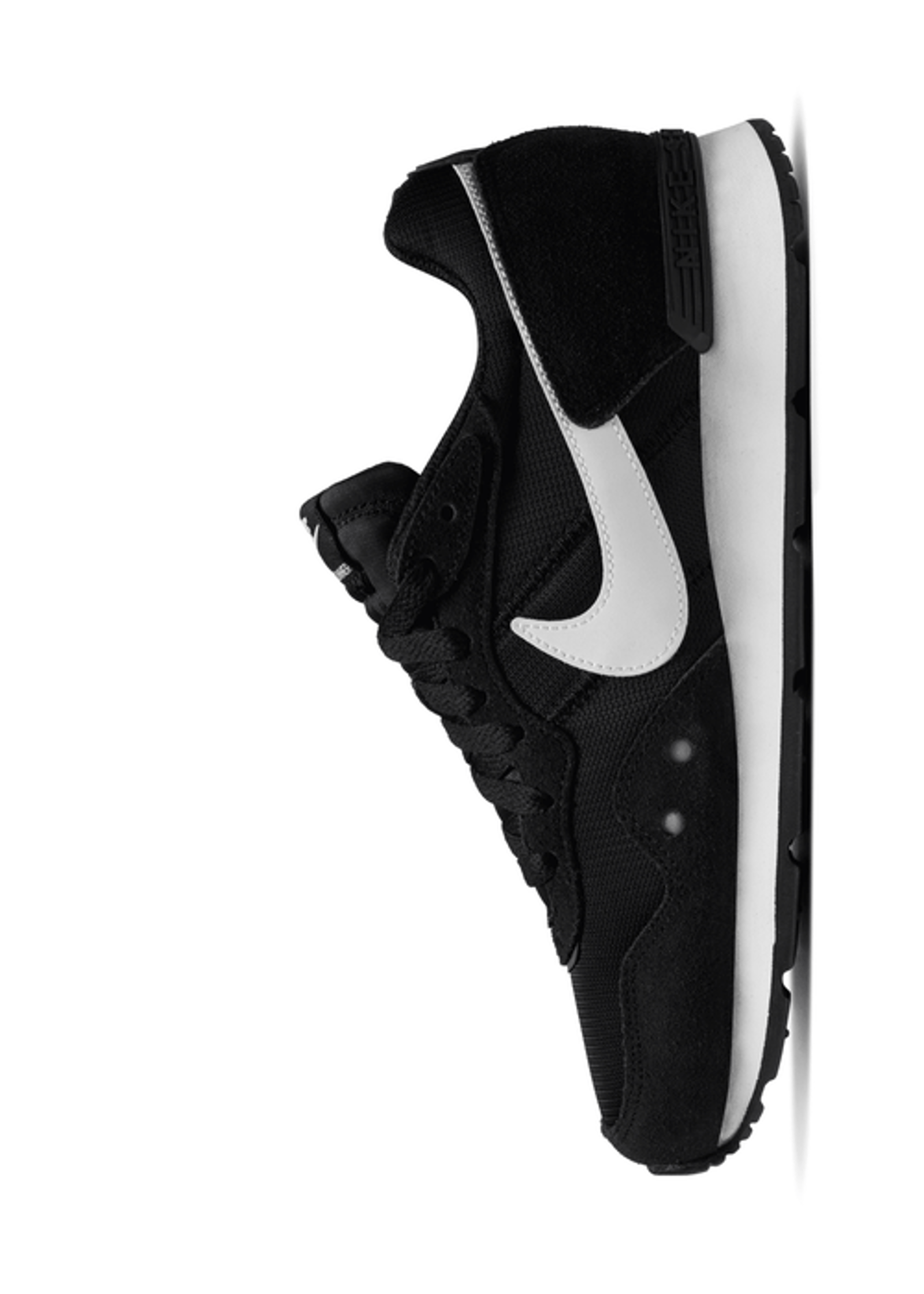 Nike Venture Runner Shoes