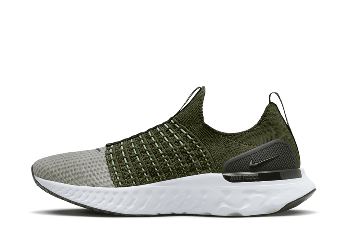 nike react phantom run flyknit 2 running shoe