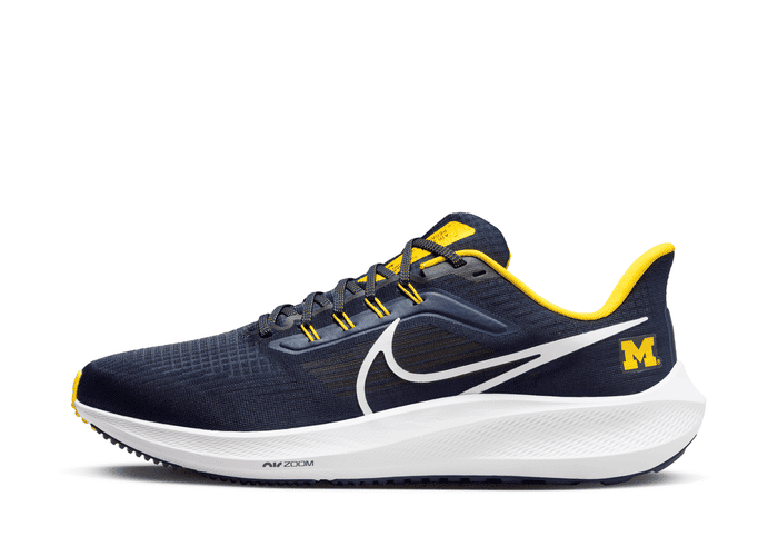 Nike Air Zoom Pegasus 39 (Michigan) Road Running Shoes