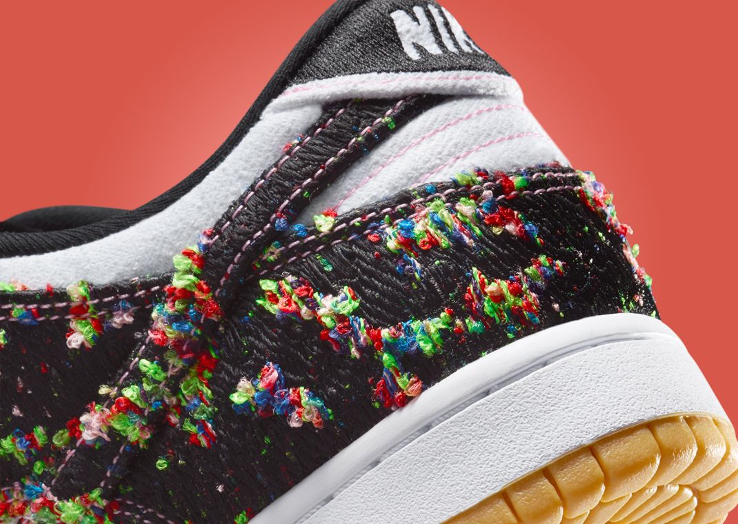 Nike Dunk Low Panda-Monium White Black Heel Detail