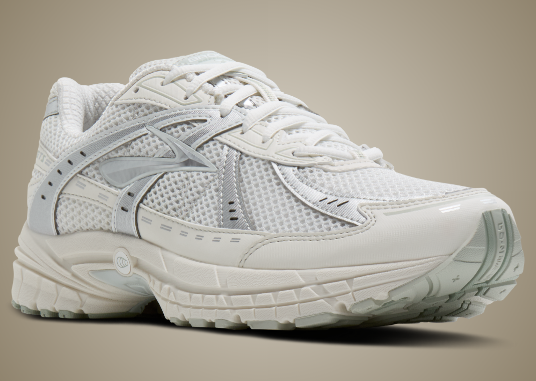 Brooks Adrenaline GTS 10 White - Angle