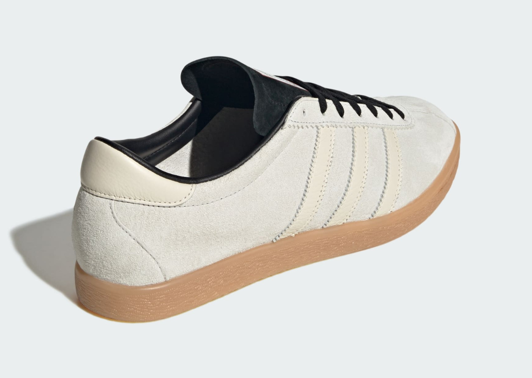 The Stone Roses x Manchester United x adidas Tobacco - Heel Angle