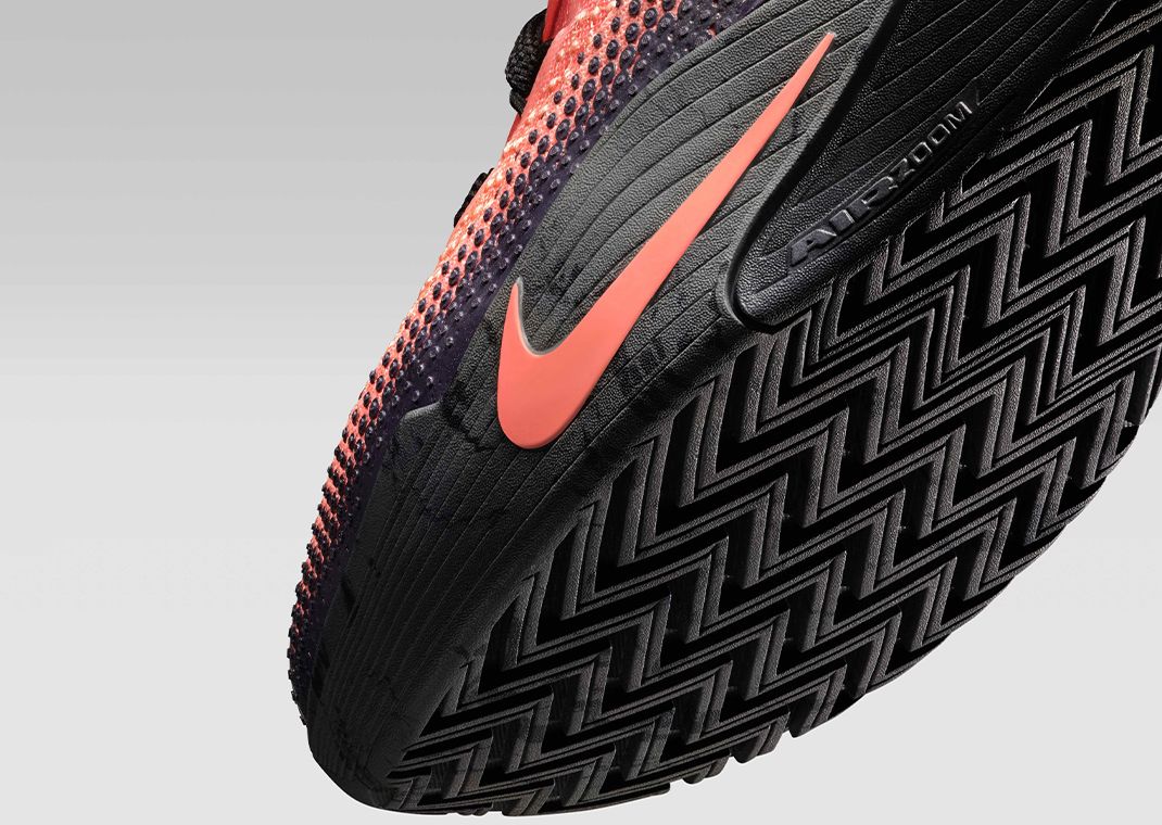Nike S.T. Flare