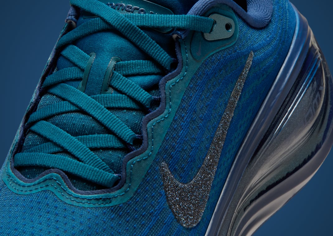 Swarovski x Nike Vomero Plus (W)