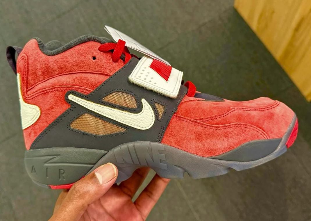 Deion Sanders Jr. Nike Air Diamond Turf Proto 92 PE