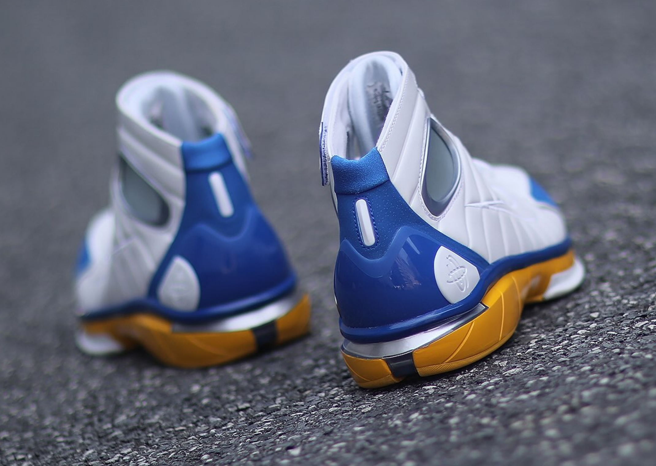 Nike Air Zoom Huarache 2K4 UCLA