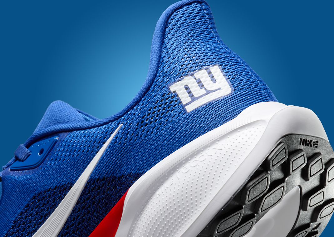 NFL x Nike Pegasus 41 New York Giants Heel Detail