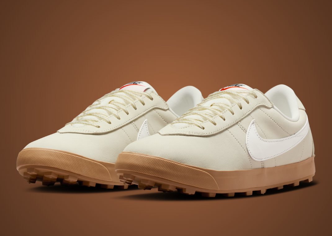 Nike Astrograbber Coconut Milk - Angle