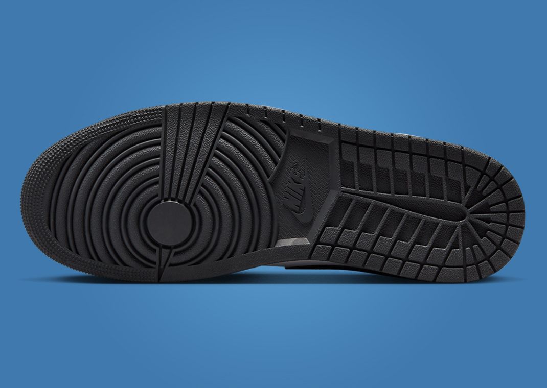 Air Jordan 1 Mid Game Royal Outsole