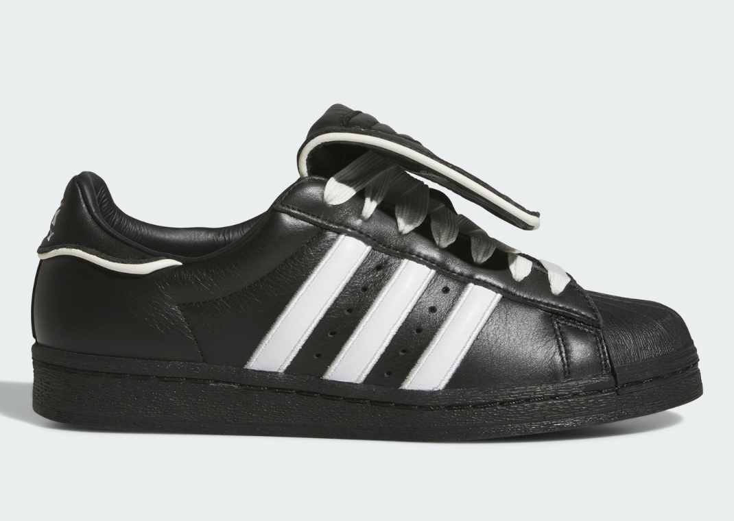 Avirex x adidas Superstar Black - Lateral