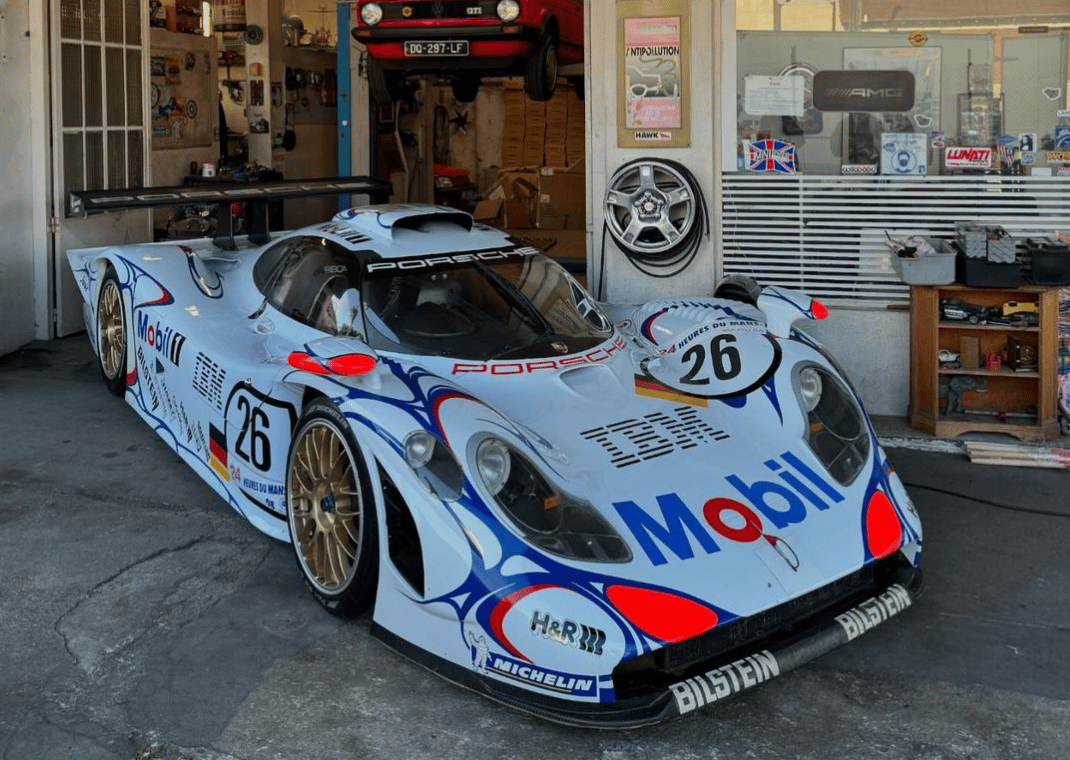 1998 Porsche 911 GT1 That Won The 98 Le Mans Race