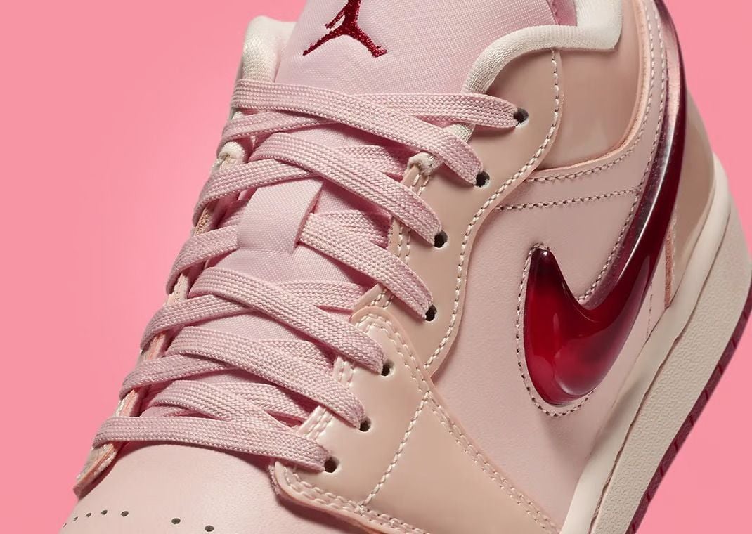 Air Jordan 1 Low Valentine's Day (W)