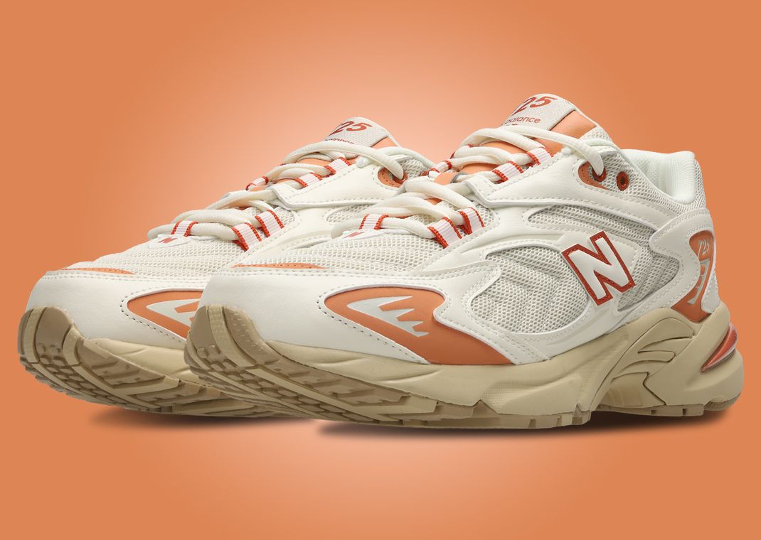 New Balance 725 Beige Tan Angle