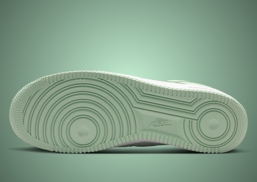 Nike Kobe Air Force 1 Low Steam - Bottom