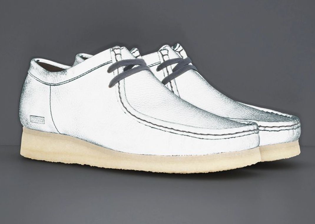 Supreme x Clarks Originals Wallabee Reflective Grey Angle 3M