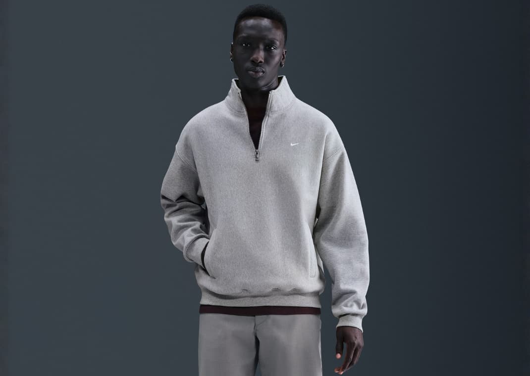 Nike Solo Swoosh Men's Fleece Quarter-Zip Top Heather Grey