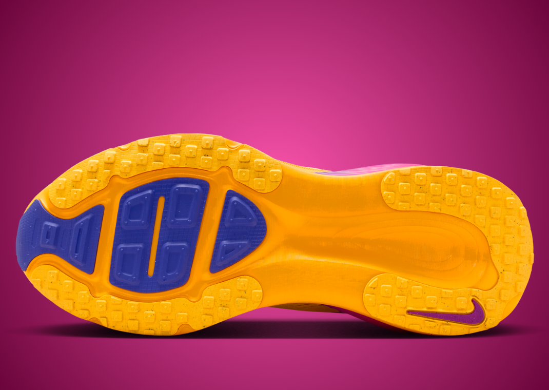Nike Vomero 18 Race Day Recharge - Bottom