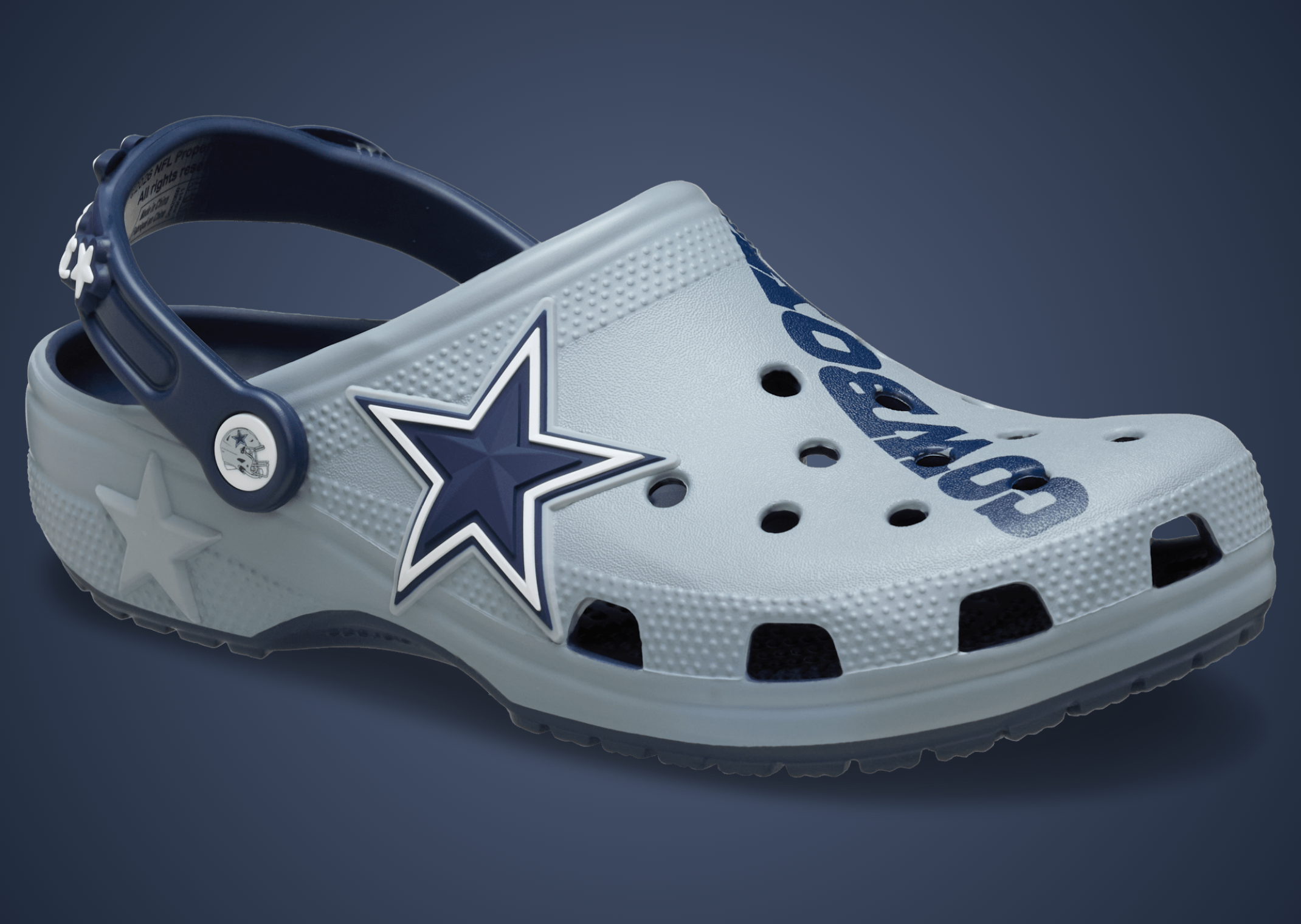 NFL x Crocs Classic Clog Dallas Cowboys - Angle