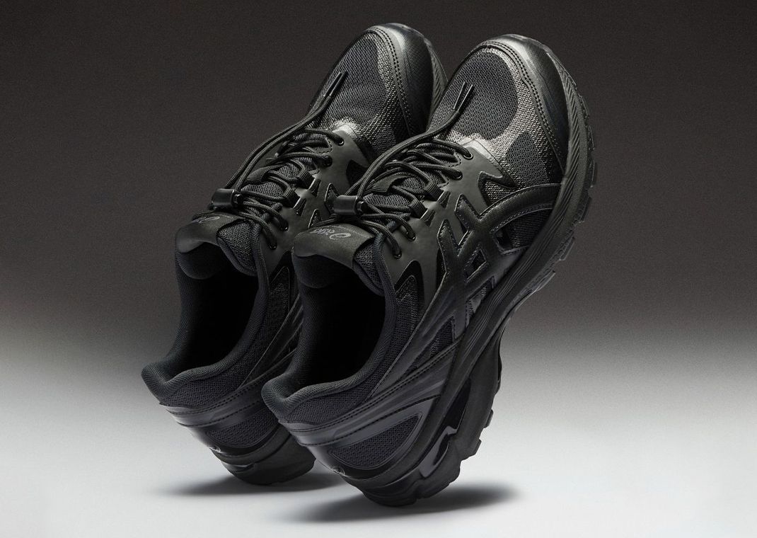 Comme des Garçons SHIRT x Asics Gel-Terrain Black Heel Angle