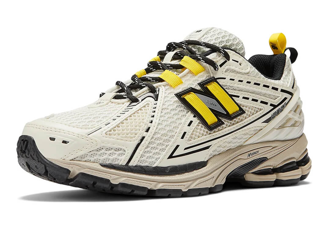 は自分にプチご褒美を GANNI's New Balance 1906R Features Vibrant Yellow Accents 絵画