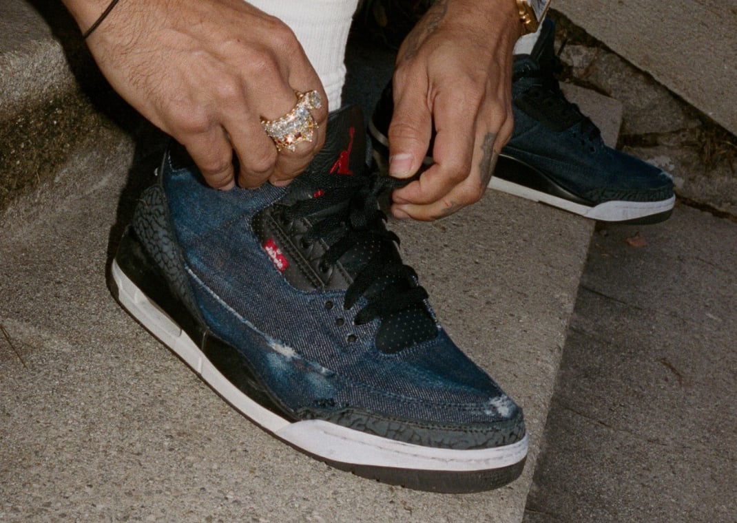 Levi's Jordan 3 on foot