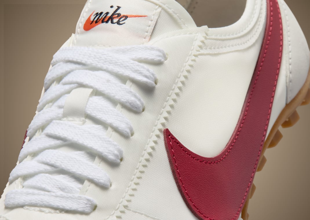 Nike Moon Shoe Summit White Team Crimson (W)