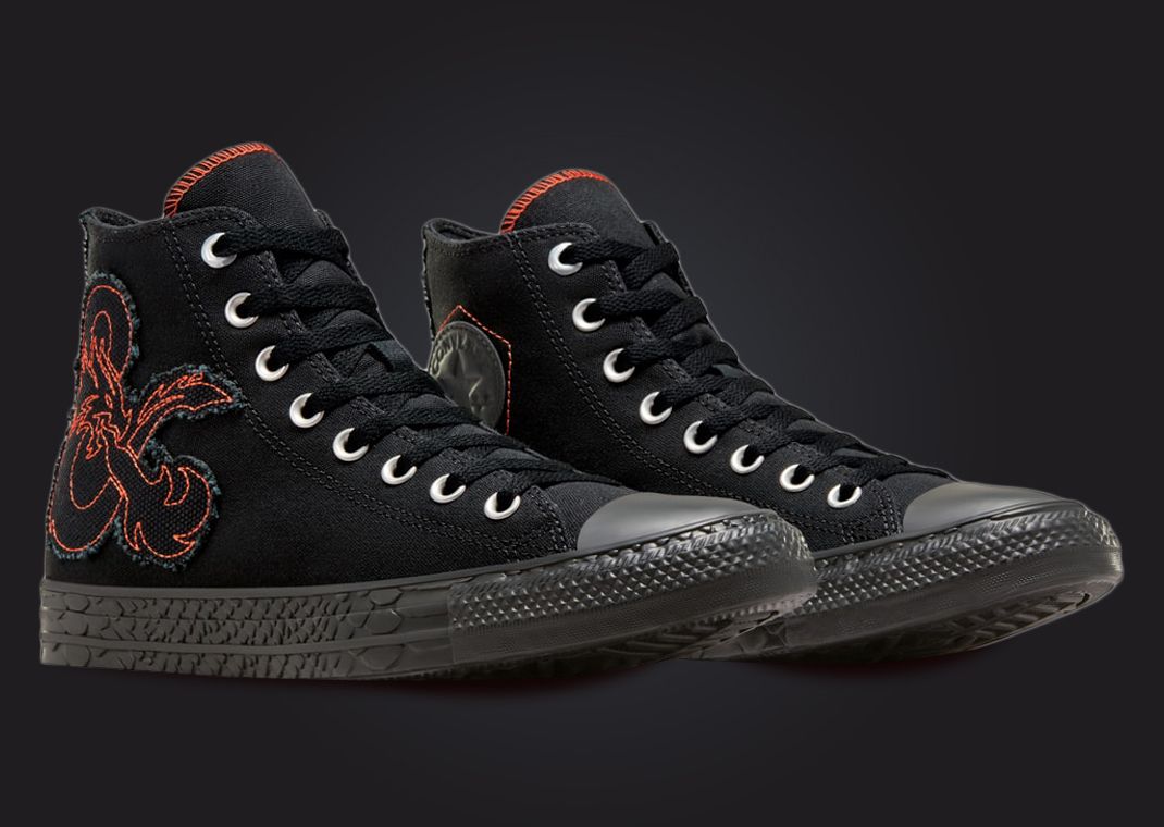 Dungeons & Dragons x Converse Chuck Taylor All Star Black Red Angle