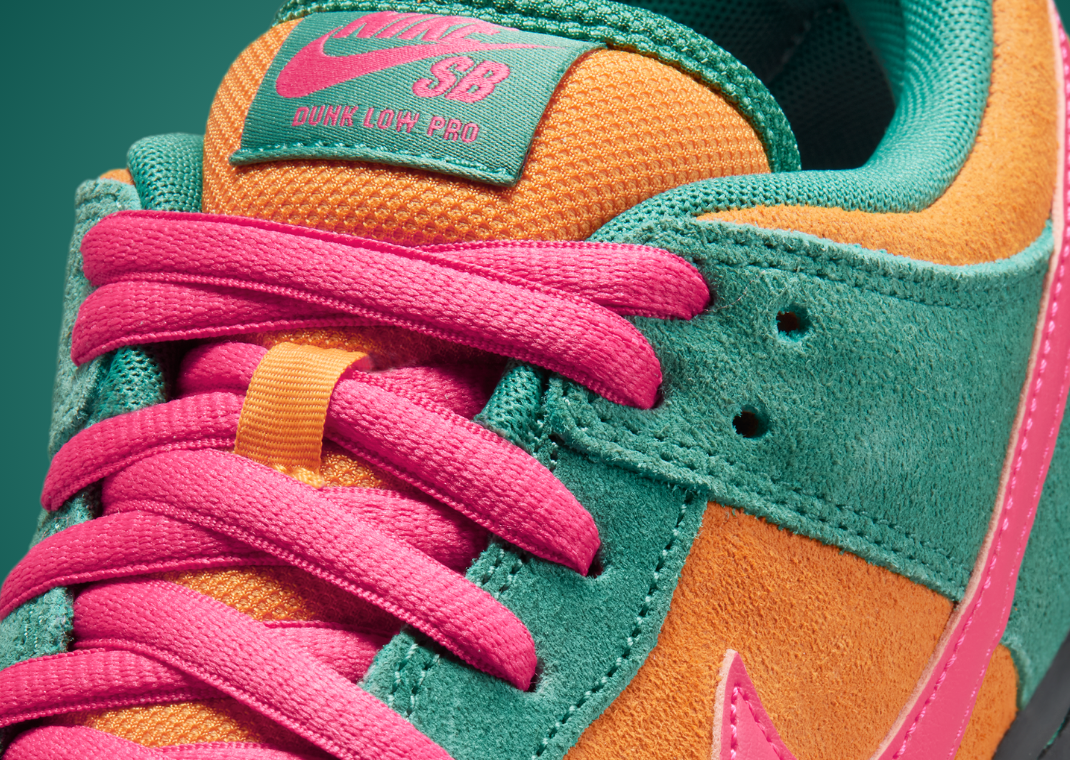 Nike SB Dunk Low Green Noise Watermelon Detail