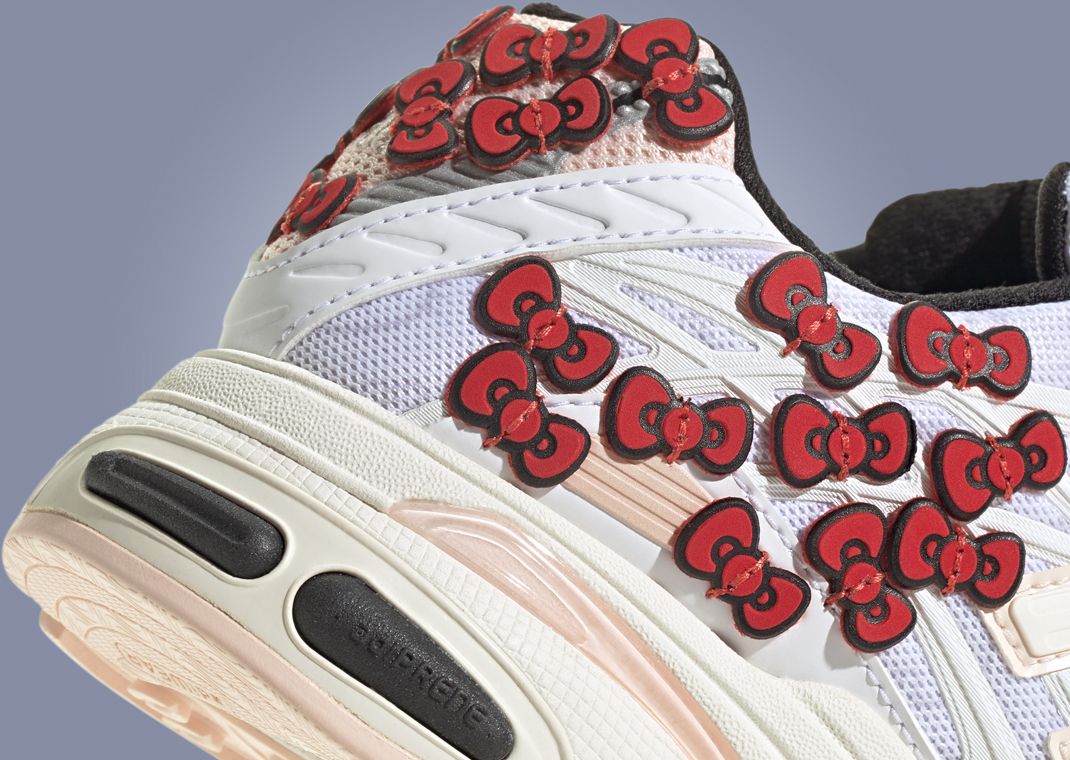 Hello Kitty x adidas Adistar Cushion (W) Heel Detail
