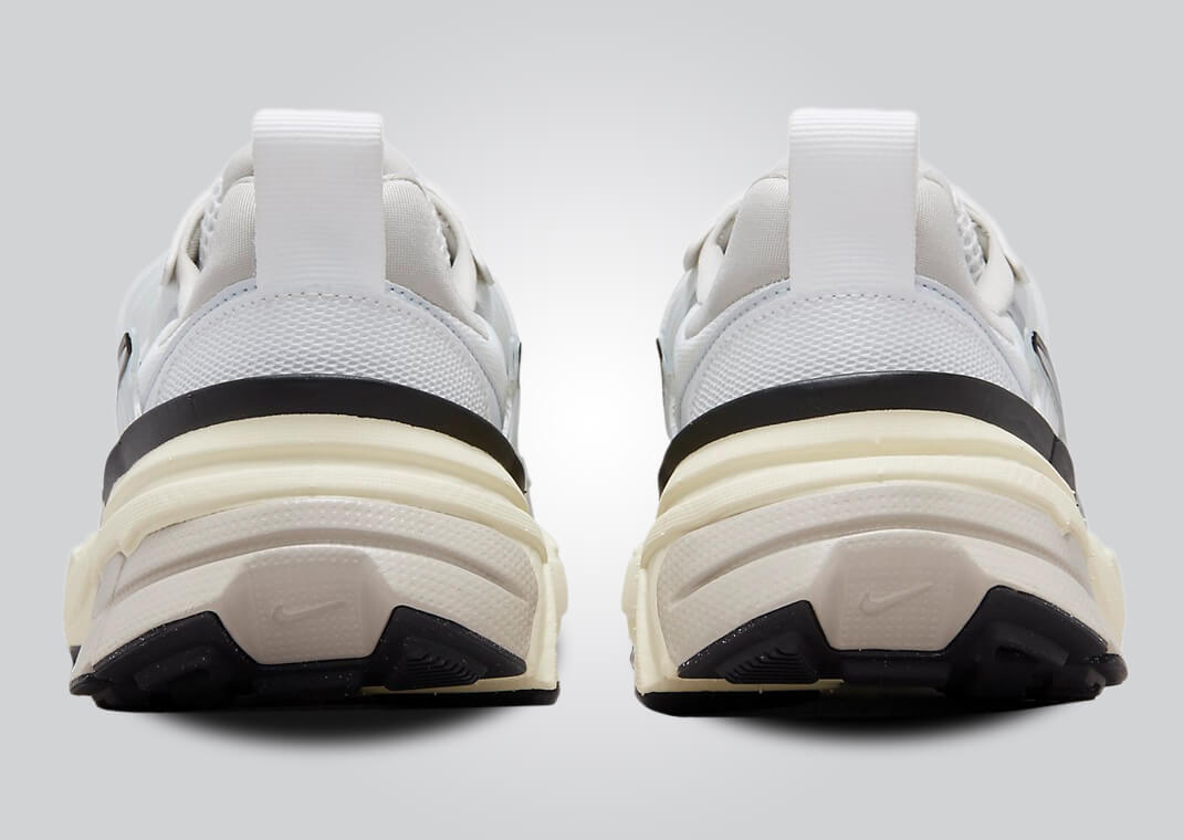 大人気 NIKE V2K RUN スニーカー Summit White/llic Silver NIKE WMNS V2K RUN summit white/metallic silver fd0736-100