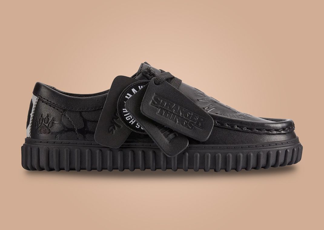 Stranger Things x Clarks Torhill Lo (PS) Lateral