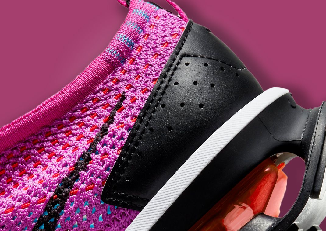 flyknit racer pink