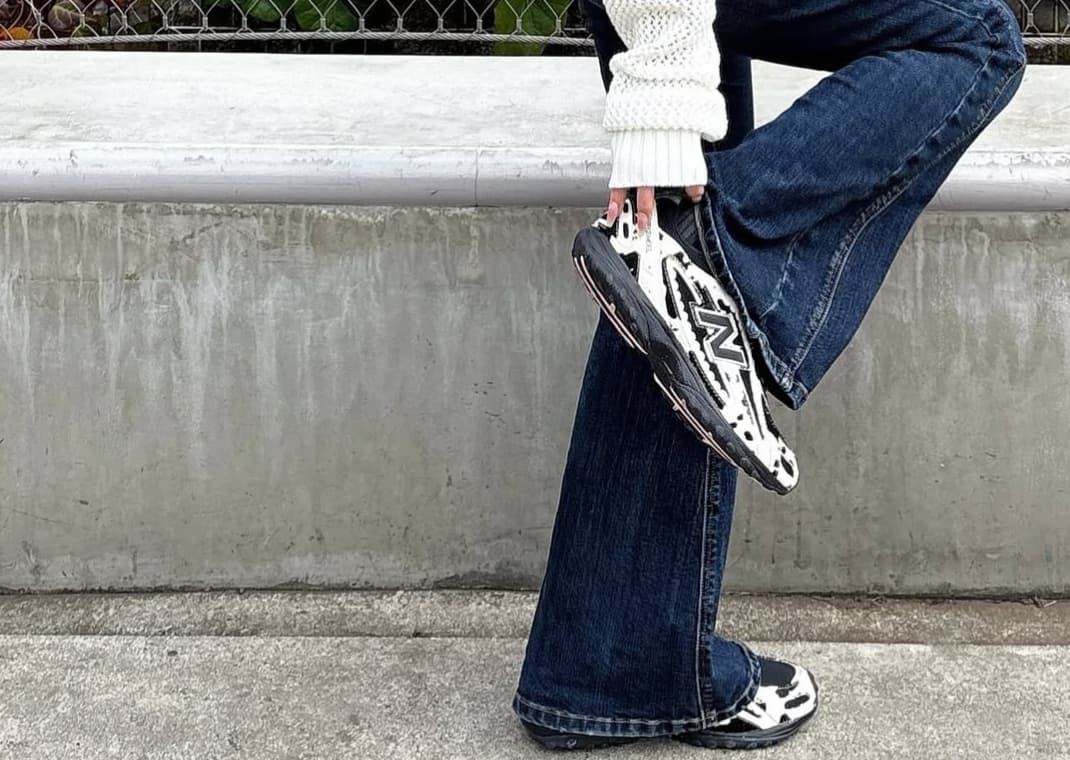 新品　New Balance \"COW GIRL\" BLACK/WHITE The atmos Pink x New Balance 204L Cow Girl Pack is Dropping Soon