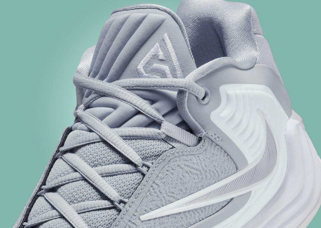 Nike Giannis Freak 7 TB Wolf Grey - Detail