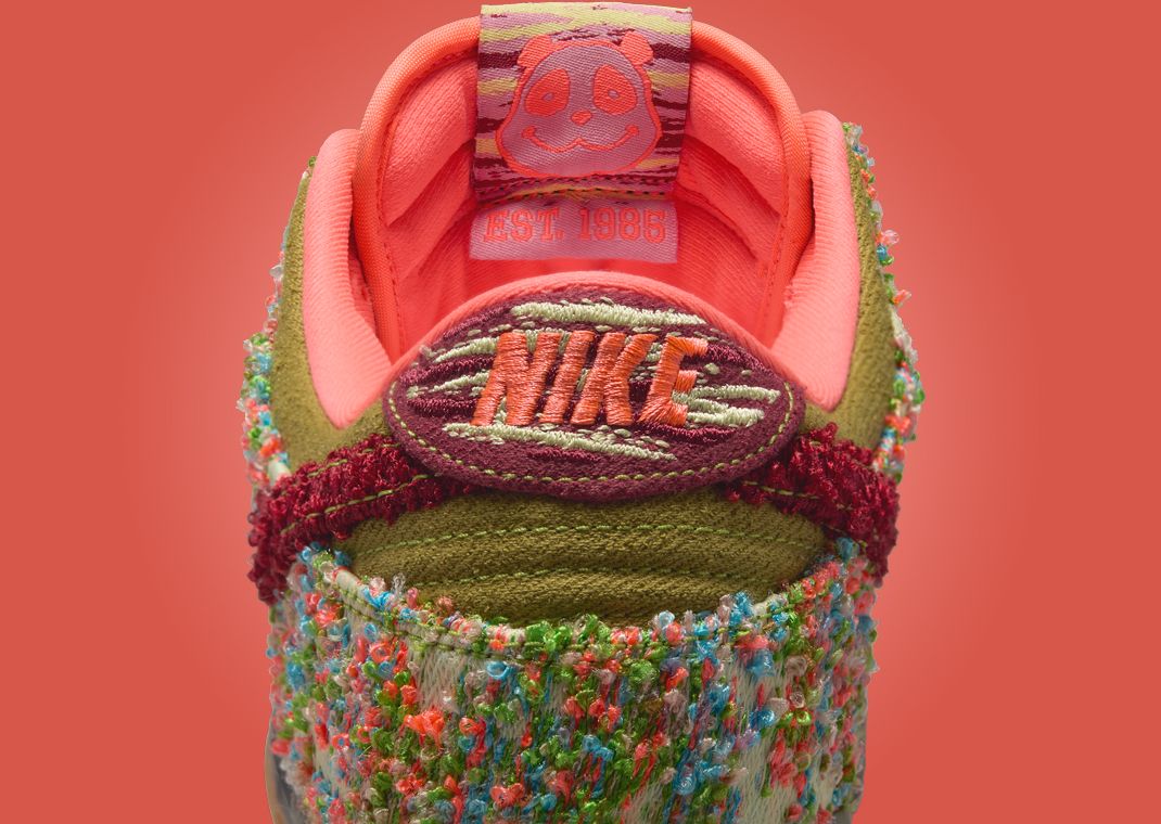 Nike Dunk Low Panda-Monium Green Curry Heel Detail