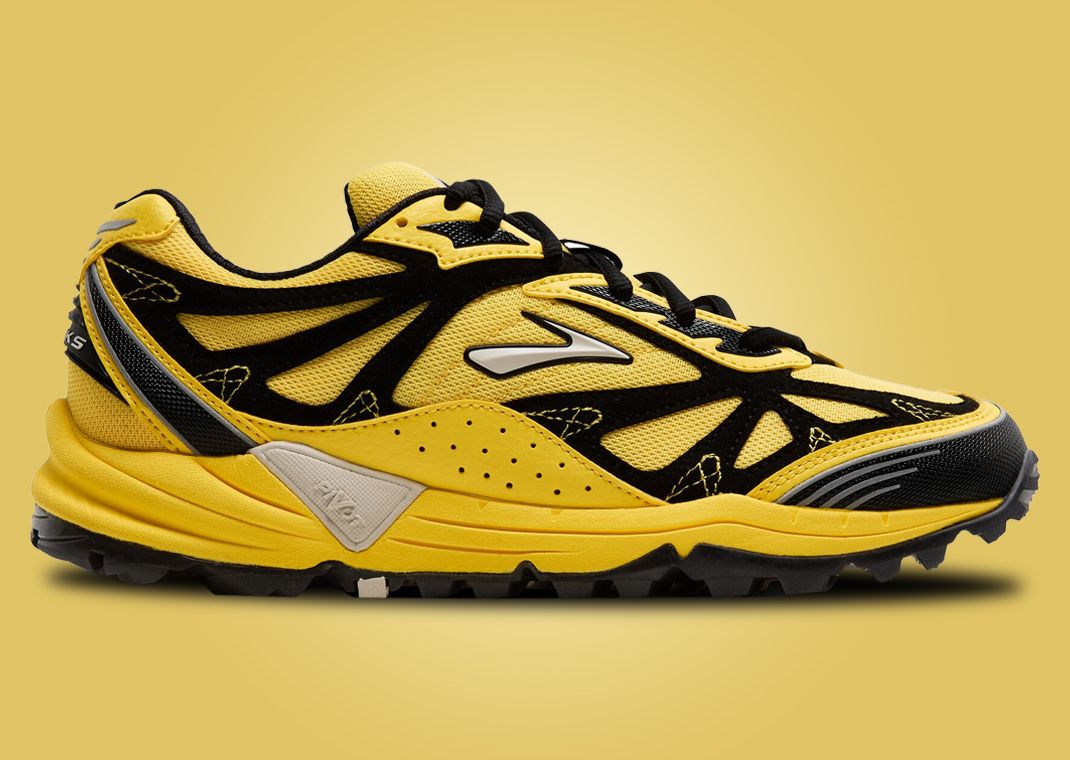 Brooks Cascadia 1 Black Yellow Lateral