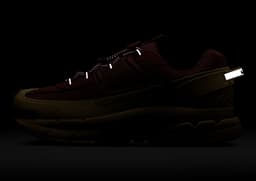 Nike Zoom Vomero 5 Roam Red Team Gold Lateral 3M