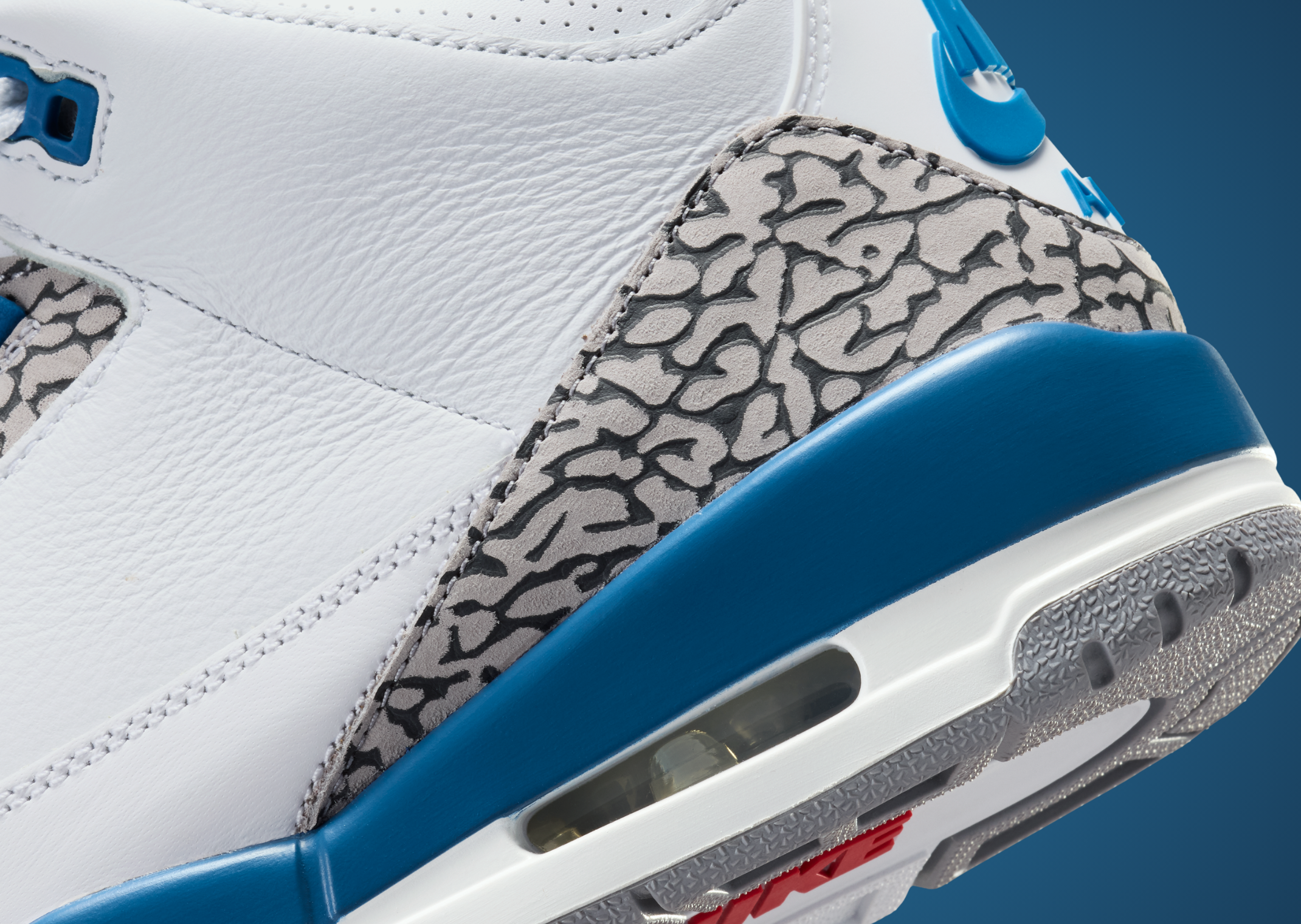 Air Jordan 3 Retro True Blue - Heel Detail