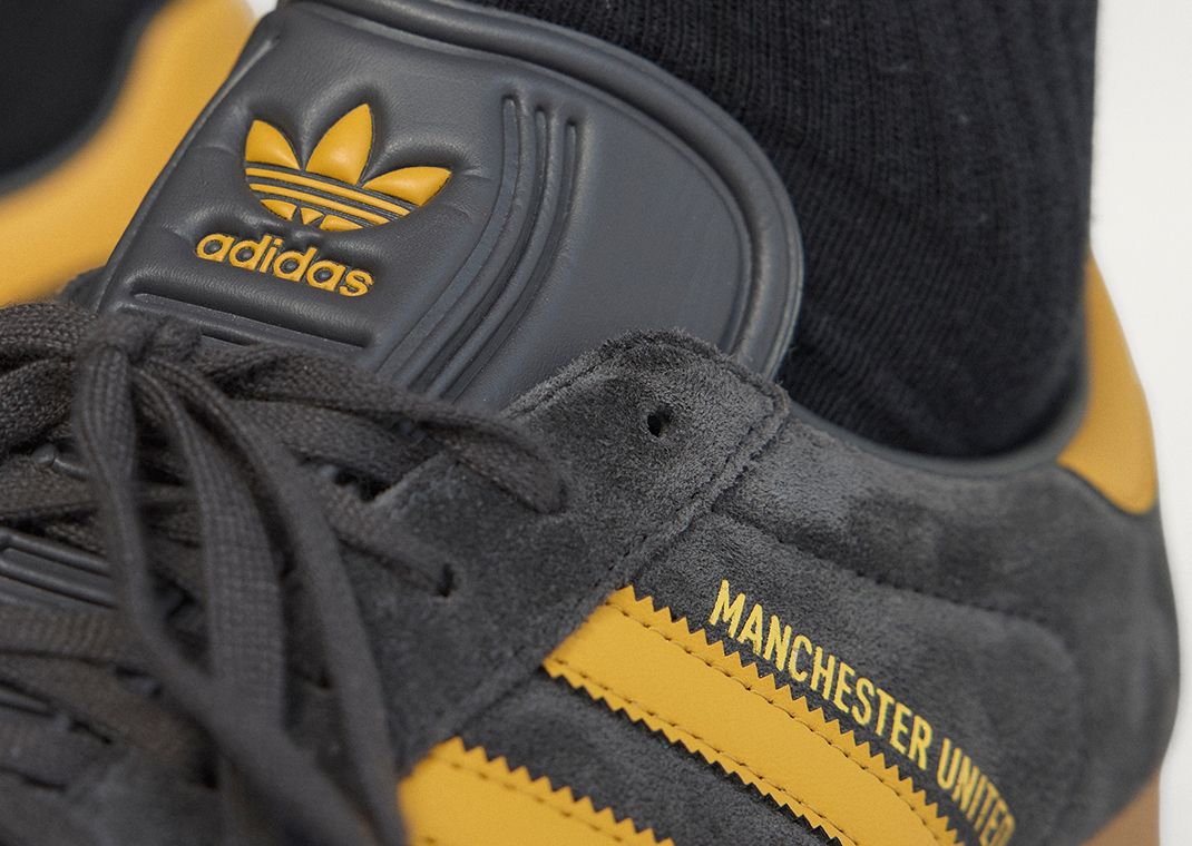 Manchester United x adidas Gazelle Third Kit Tongue Tag