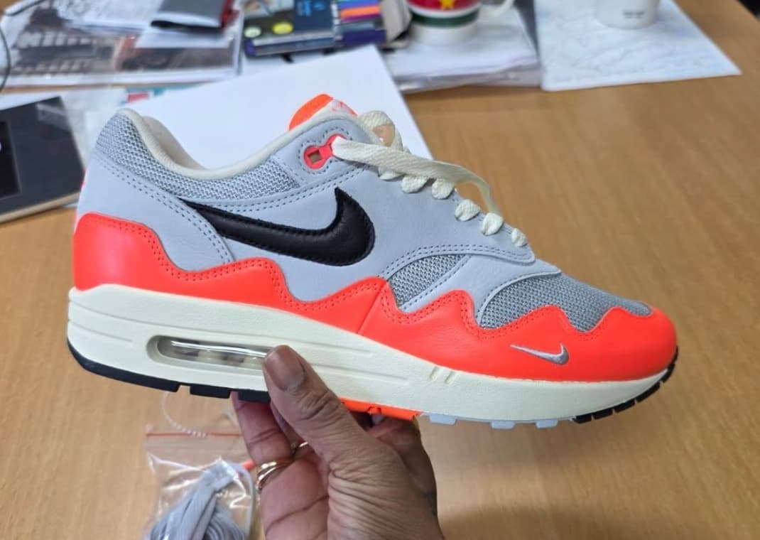 Nike Air Max 1 Patta Waves White Hyper Crimson (with bracelet)